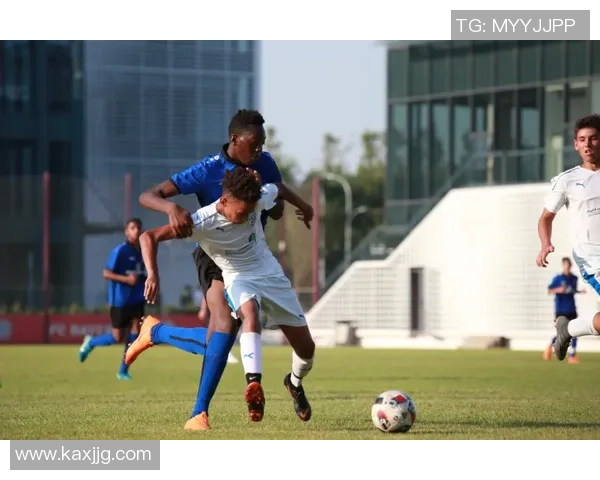 U19卡塔尔与阿联酋激战正酣青少年足球赛场上的精彩对决 U19卡塔尔与阿联酋激战正酣青少年足球赛场上的精彩对决